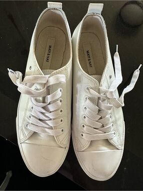 Matt & Nat White Low-Top Lace-Up Sneakers